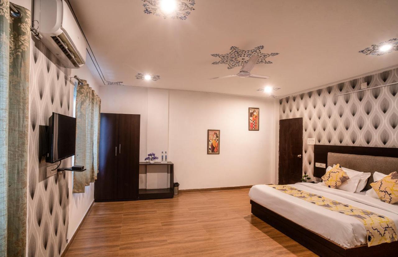 Tripli Hotels Arunoday Palace ウダイプル エクステリア 写真