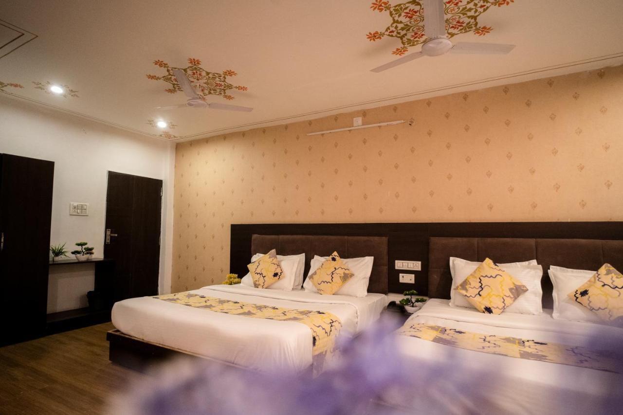 Tripli Hotels Arunoday Palace ウダイプル エクステリア 写真